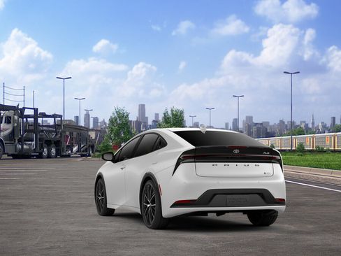 New 2026 Toyota Prius XLE FWD image 7