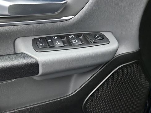 Used 2021 RAM 1500 Big Horn image 12