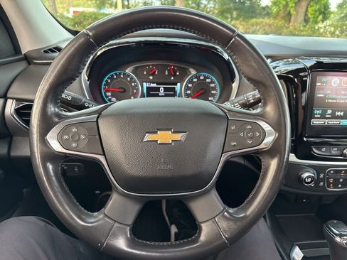 Used 2019 Chevrolet Traverse RS image 30