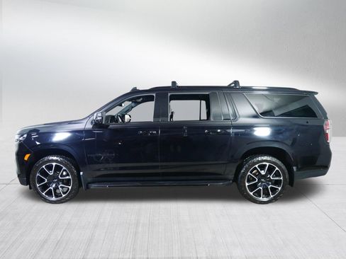 Used 2022 Chevrolet Suburban RST w/ Luxury Package AWD/4WD image 4