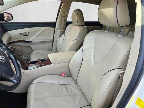 Used 2010 Toyota Venza image 17