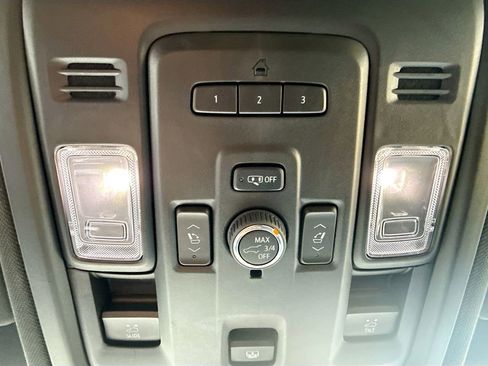 Used 2023 GMC Yukon SLT image 23