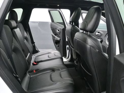 Used 2021 Jeep Cherokee Latitude Lux 80th Anniv w/ Quick Order Package 26U 80TH image 22