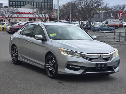 Used 2016 Honda Accord Sport image 3