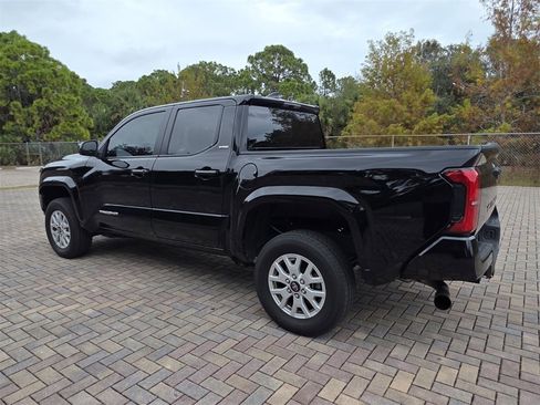 Used 2024 Toyota Tacoma SR5 image 9