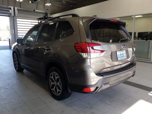 Used 2019 Subaru Forester Premium w/ All-Weather Package AWD/4WD image 17