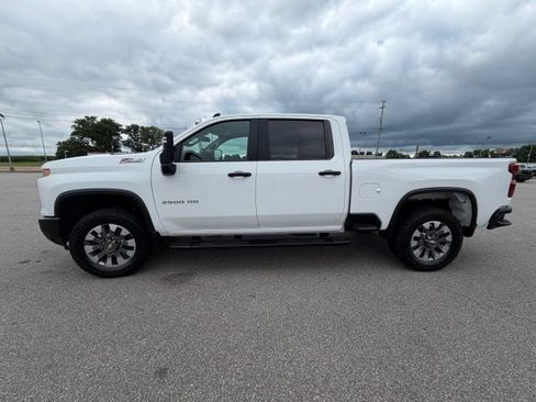 Used 2024 Chevrolet Silverado 2500 Custom w/ Custom Value Package AWD/4WD image 7