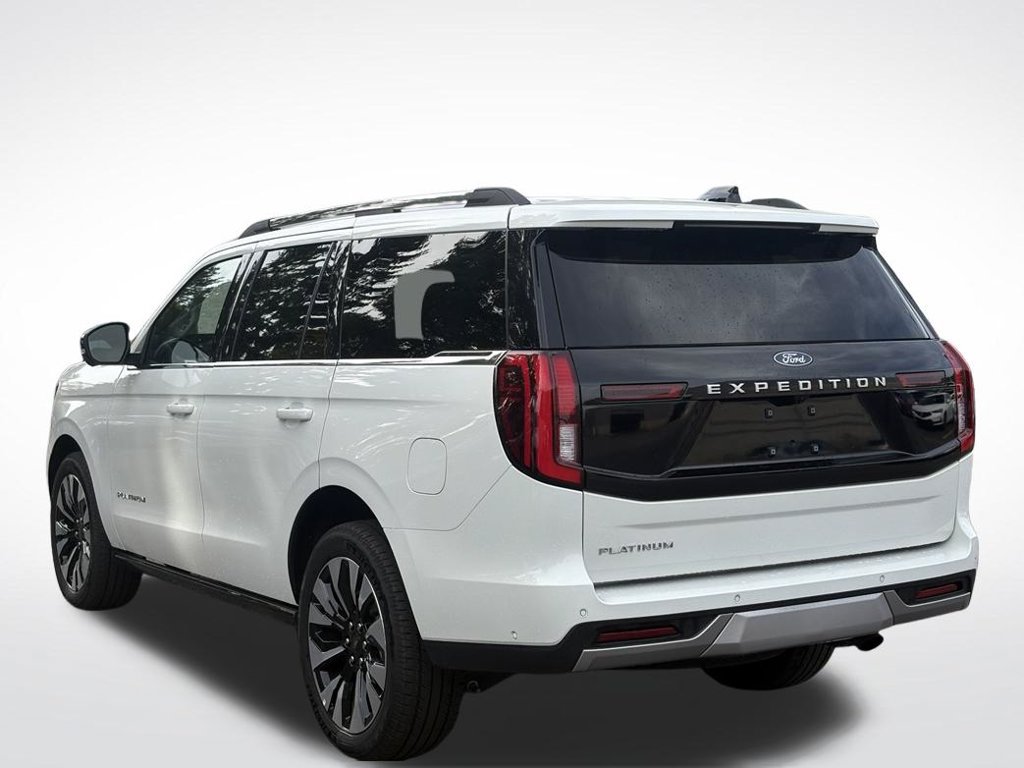 Used 2025 Ford Expedition Platinum w/ Driver's Package AWD/4WD image 3
