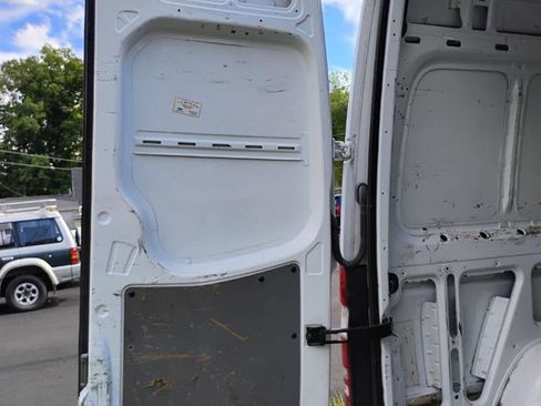 Used 2013 Mercedes-Benz Sprinter 2500 image 17