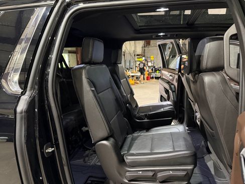 Used 2021 GMC Yukon XL Denali w/ Denali Ultimate Package AWD/4WD image 23