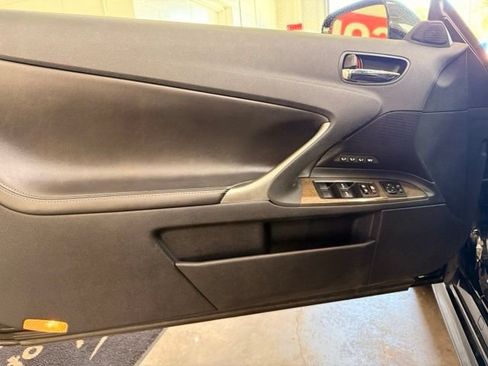 Used 2012 Lexus IS 250C w/ Luxury Pkg RWD image 10