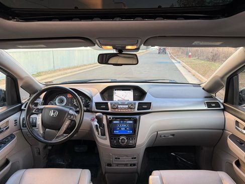 Used 2014 Honda Odyssey Touring image 5