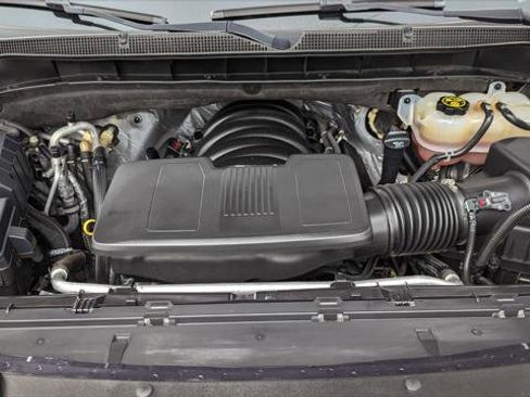 Used 2023 Chevrolet Suburban Premier image 34