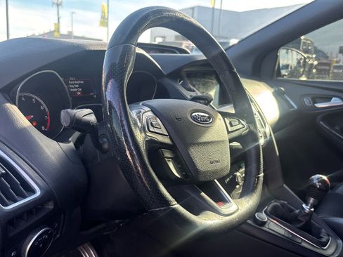 Used 2017 Ford Focus ST w/ Equipment Group 402A image 15
