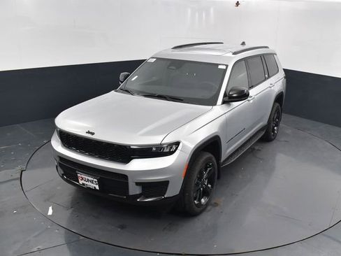 New 2025 Jeep Grand Cherokee L Altitude image 33