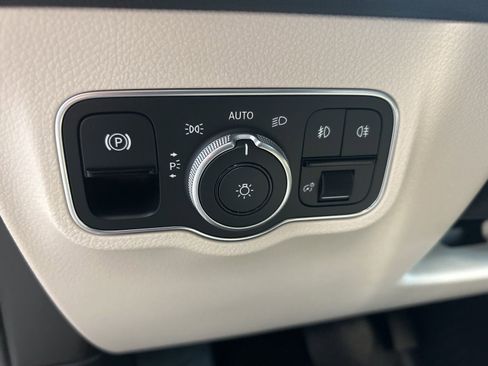 Used 2020 Mercedes-Benz GLB 250 GLB 250 image 22