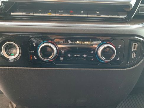 Used 2024 GMC Sierra 1500 Elevation image 27