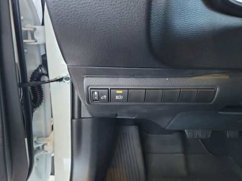 Certified 2025 Toyota Corolla SE image 15