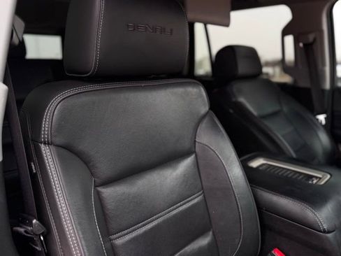 Used 2019 GMC Yukon Denali w/ Denali Ultimate Package image 20