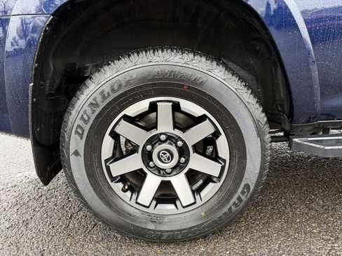 Used 2022 Toyota 4Runner TRD Off-Road Premium image 9