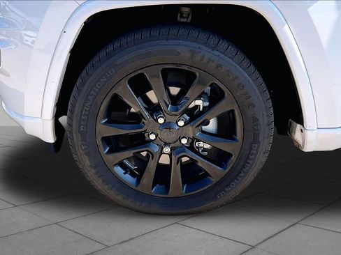Used 2019 Jeep Grand Cherokee Altitude RWD image 9