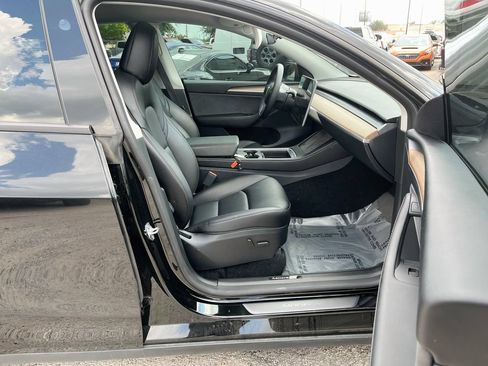 Used 2025 Tesla Model Y Long Range RWD image 28