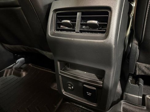 Used 2021 Ford Edge SEL w/ Convenience Package image 18