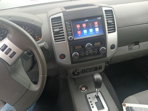 Used 2020 Nissan Frontier SV AWD/4WD image 9