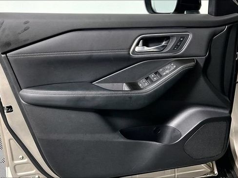 Used 2026 Nissan Rogue Platinum w/ Platinum Premium Package AWD/4WD image 23