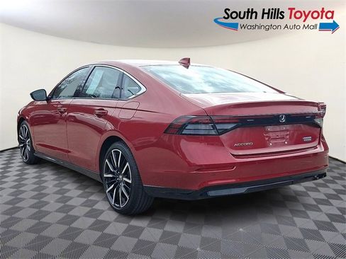 Used 2025 Honda Accord Touring image 4