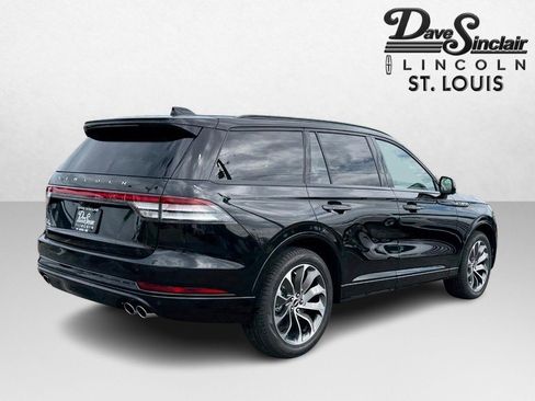 New 2025 Lincoln Aviator AWD w/ Jet Appearance Package image 5