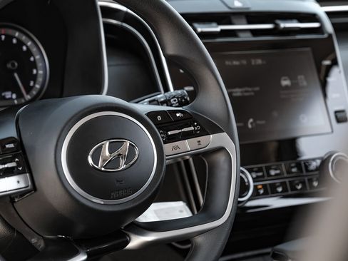 Used 2024 Hyundai Tucson SE image 20