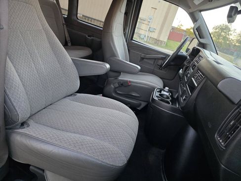 Used 2018 Chevrolet Express 3500 LT w/ LT Preferred Equipment Group RWD image 21