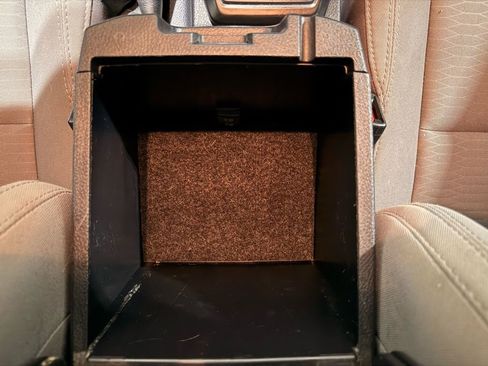 Used 2019 Toyota Tacoma SR w/ SR Convenience Package image 25