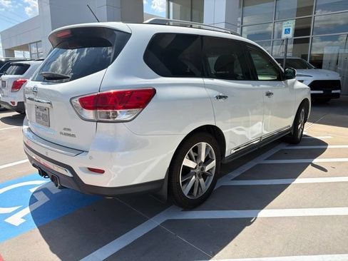 Used 2015 Nissan Pathfinder Platinum w/ Cargo Package FWD image 3