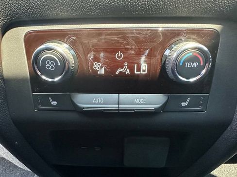 Used 2026 Chevrolet Traverse RS AWD/4WD image 23