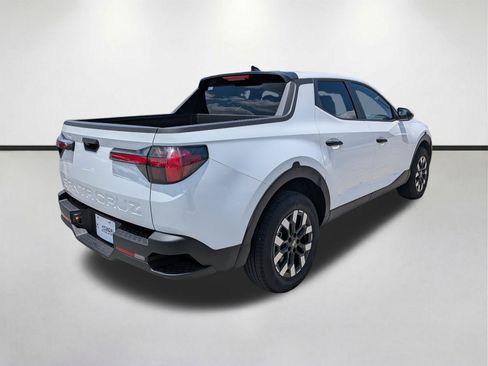 Used 2025 Hyundai Santa Cruz SE FWD image 4