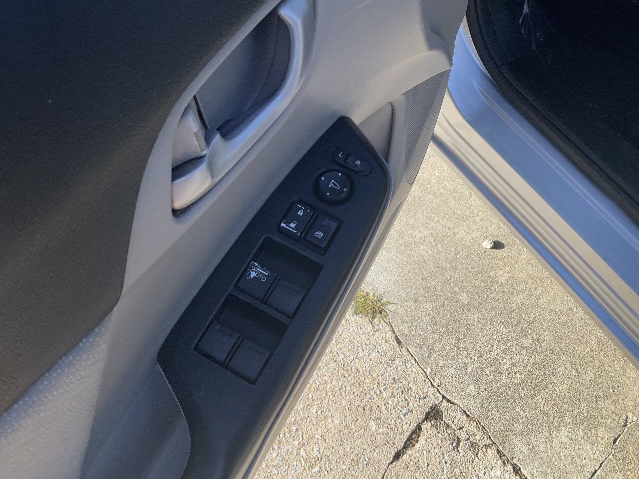 Used 2013 Honda Civic LX image 9