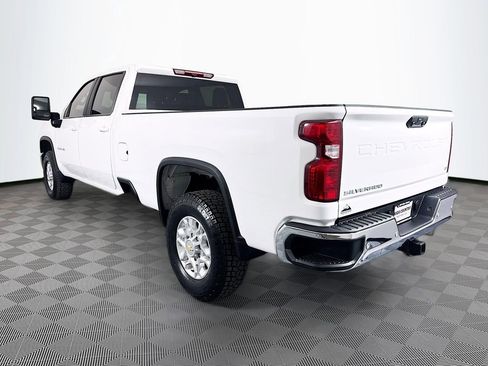 Used 2024 Chevrolet Silverado 3500 LT w/ Safety Package AWD/4WD image 5