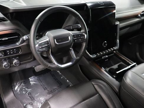 Used 2025 GMC Yukon Denali AWD/4WD image 9