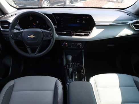 Used 2024 Chevrolet TrailBlazer LT AWD/4WD image 14