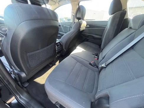 Used 2016 Kia Sorento FWD image 17