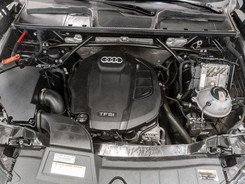 Used 2020 Audi Q5 2.0T Premium Plus w/ Premium Plus Package AWD/4WD image 3