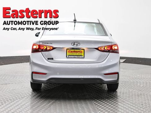 Used 2022 Hyundai Accent SEL FWD image 6