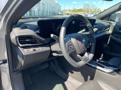 Used 2025 Buick Envista Sport Touring w/ Convenience I Package image 10