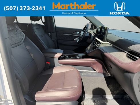 Used 2026 Ford Explorer Platinum w/ LUX Leather Package AWD/4WD image 12