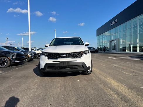 Used 2023 Kia Sorento LX AWD/4WD image 8
