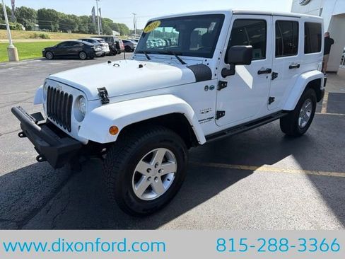 Used 2018 Jeep Wrangler Unlimited Sahara w/ Dual Top Group AWD/4WD image 3