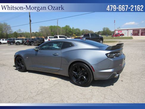 Used 2021 Chevrolet Camaro LT w/ RS Package image 9