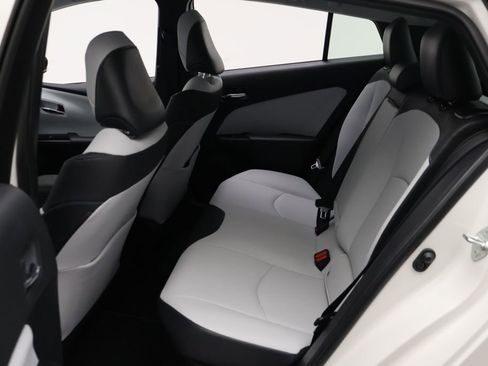 Used 2018 Toyota Prius Four FWD image 19